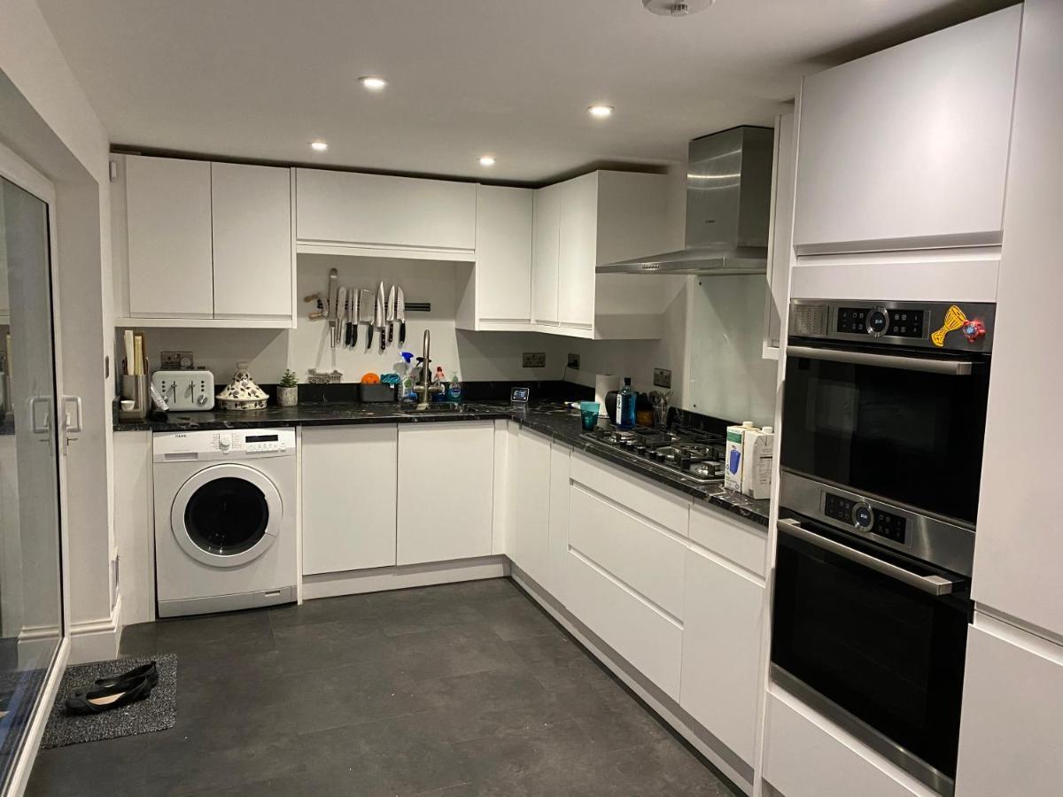 Westgate Two-Bedroom Homestay Suite ภายนอก รูปภาพ